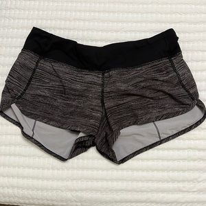 Lululemon Speed Up low rise lines short